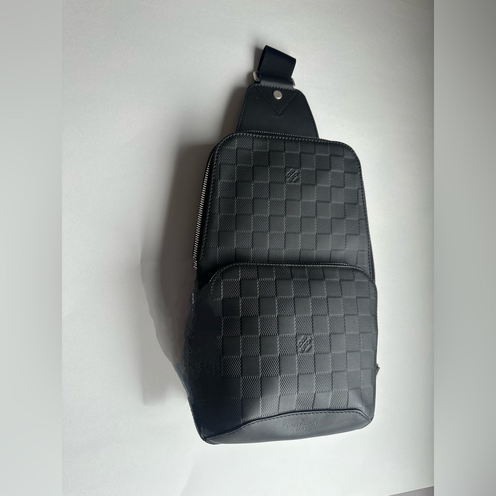 Louis Vuitton Avenue Slingbag